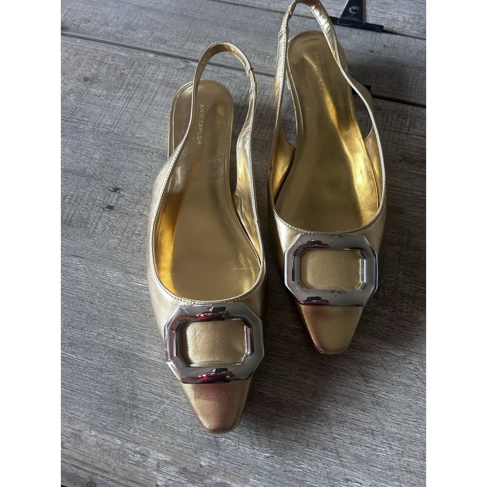 ANN TAYLOR Gold Leather Slingback Pointed Toe Flats Size 8.5 Silver Buckle Used